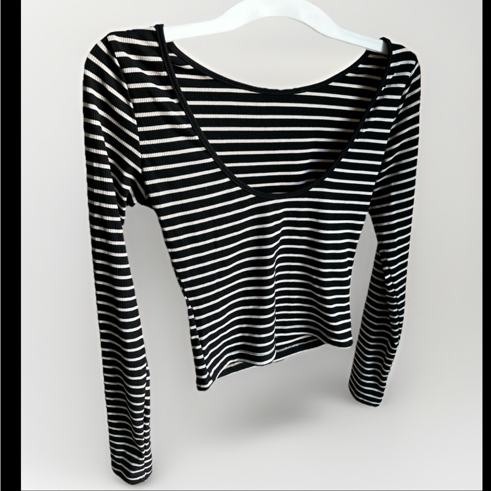 {FREE*} Dazy L Top 17 PTP But Stretchy Layering Piece